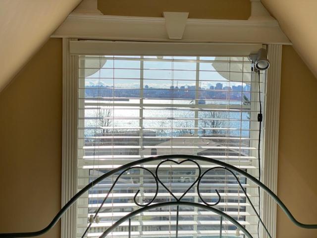 Ocean Breeze Executive Bed And Breakfast North Vancouver Luaran gambar