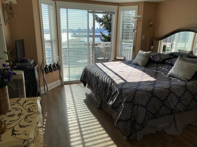Ocean Breeze Executive Bed And Breakfast North Vancouver Luaran gambar